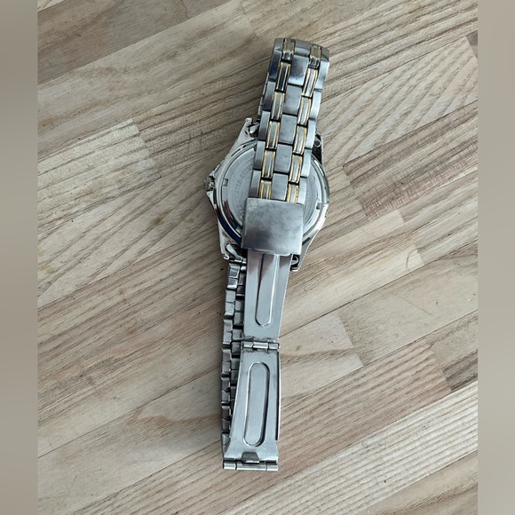 Vitesse Men’s Watch Vintage Two Tone Bracelet and Case Gray Dial Date Window - Picture 9 of 12